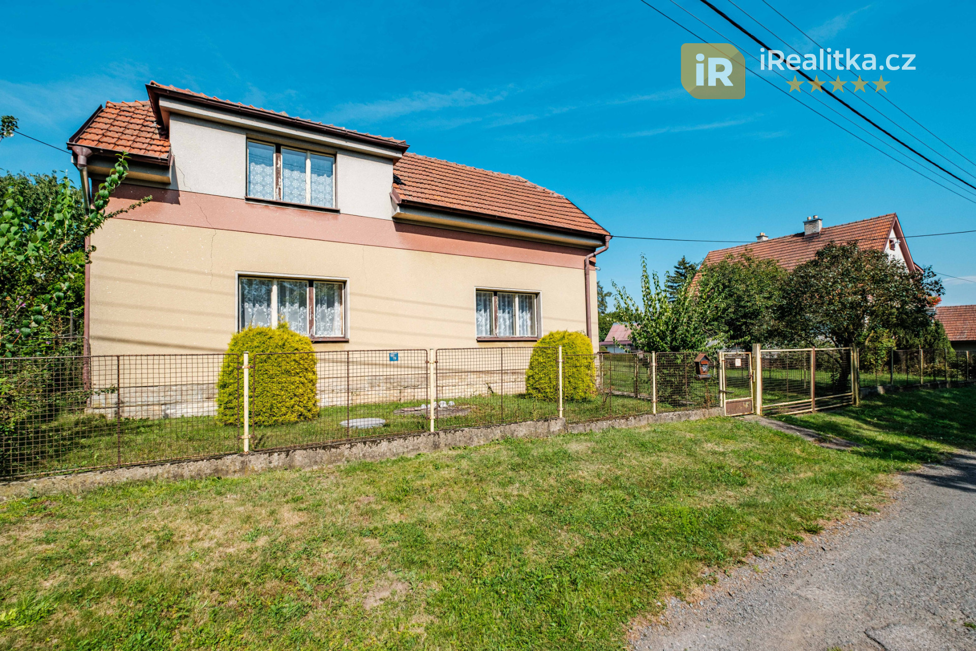 Prodej rodinného domu s obrovským pozemkem 2.189 m2, stodolou a garáží - Volanice, okr. Jičín