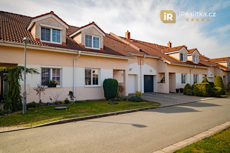 Prodej řadového domu 5+kk se zahradou, pergolou, zahradním domem, garáží a parkovacím stáním - Vrdy, Čáslav