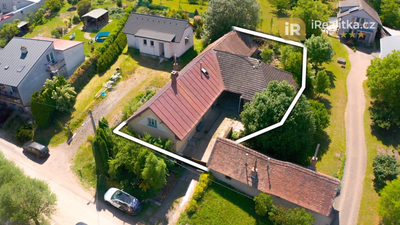 Prodej rodinného domu se stodolou, pozemek 585 m2, Bukovina - Hradec Králové