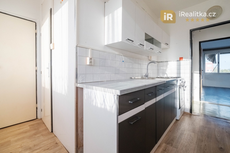 Prodej bytu 3+1 s lodžií, 60 m2, Pardubice - Polabiny