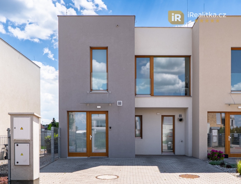 Prodej novostavby luxusního a úsporného domu se zahradou, Praha - Horní Počernice